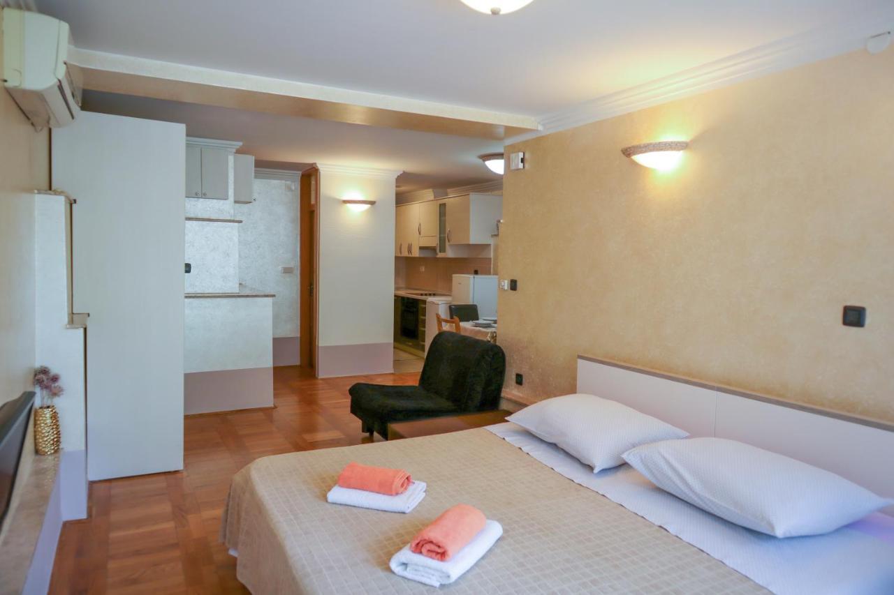Apartments Okuka Split Exterior foto